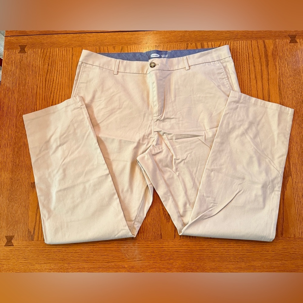 Old Navy Athletic Taper Pants Men 40x32 Beige‎ Good Built-In Flex Chinos